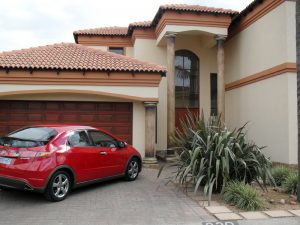 house-monte-cristo-220-entrance-3